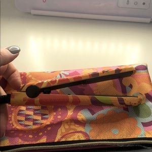 Amika mini hair straightner
